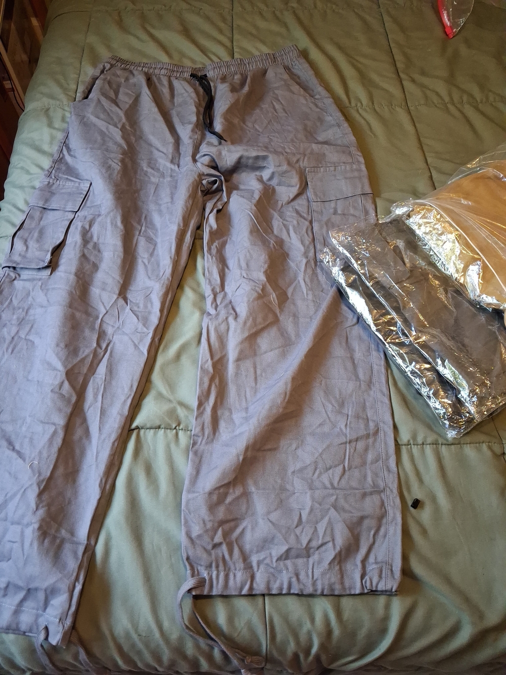 BEAST FASHION Gray Elastic Waist Cargo Pants